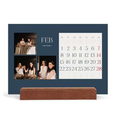 Tischkalender mit Holzfuß Querformat  — Schiefer und Serifen [Februar]