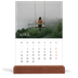 Tischkalender mit Holzfuß Hochformat  — Einfacher Serif [April]
