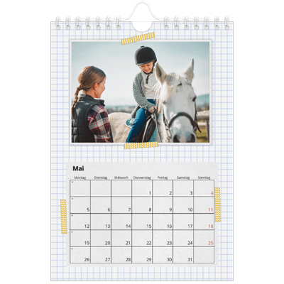 Fotokalender A5 — Fotos mit Klebestreifen-Optik [deckblatt]