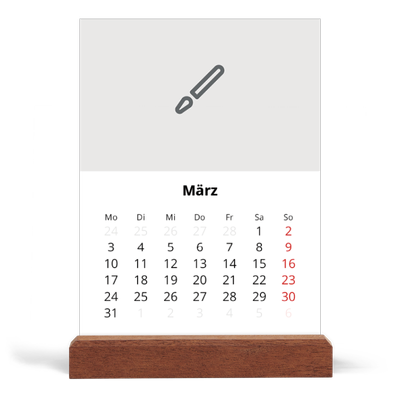 Tischkalender mit Holzfuß Hochformat  — Gestalte deine eigenen Produkte [Marsch]