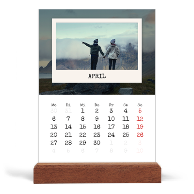 Tischkalender mit Holzfuß Hochformat  — Die Porträtaufnahme [April]