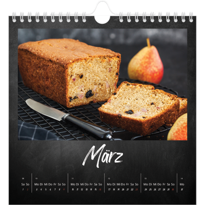 Jahreskalender Quadratisch — Kreidetafel-Stil [Marsch]