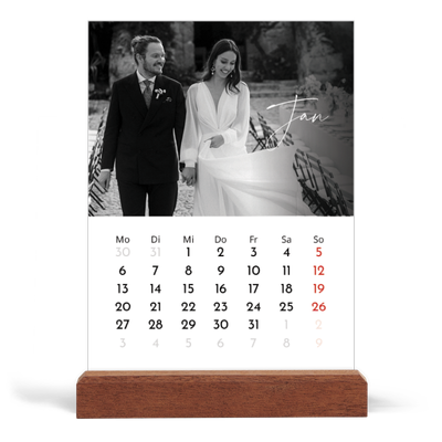 Tischkalender mit Holzfuß Hochformat  — Elegante Schrift [Januar]