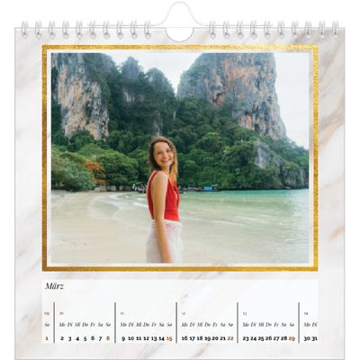 Jahreskalender Quadratisch — Goldrahmen Marmor [April]