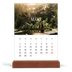 Tischkalender mit Holzfuß Hochformat  — Endloses Entfliehen [Marsch]