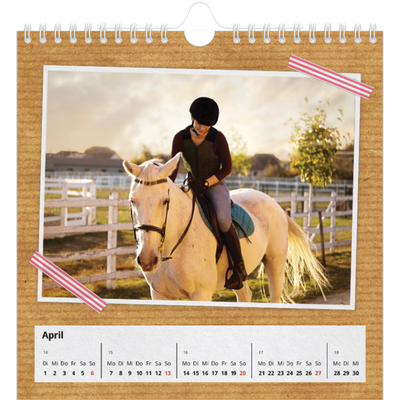 Jahreskalender Quadratisch — Fotos mit Klebestreifen-Optik [April]