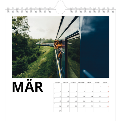 Jahreskalender Quadratisch — Datum groß [Marsch]