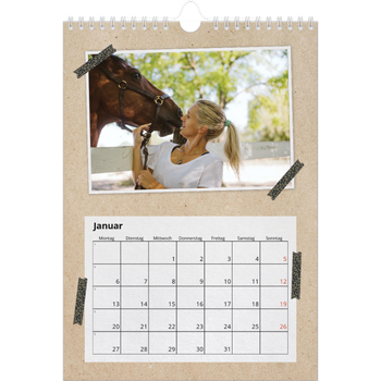Fotokalender A4 — Fotos mit Klebestreifen-Optik