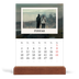 Tischkalender mit Holzfuß Hochformat  — Die Porträtaufnahme [Februar]