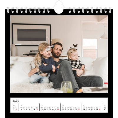 Jahreskalender Quadratisch — Schwarzer Rand oben [Marsch]