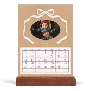 Tischkalender mit Holzfuß Hochformat — Kraftpapier und Schleife