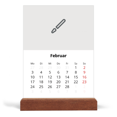 Tischkalender mit Holzfuß Hochformat  — Gestalte deine eigenen Produkte [Februar]