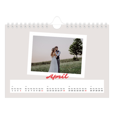 Fotokalender A5 — Karminrote Signatur [April]