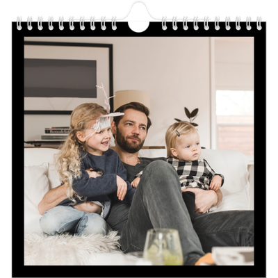 Jahreskalender Quadratisch — Schwarzer Rand oben [deckblatt]