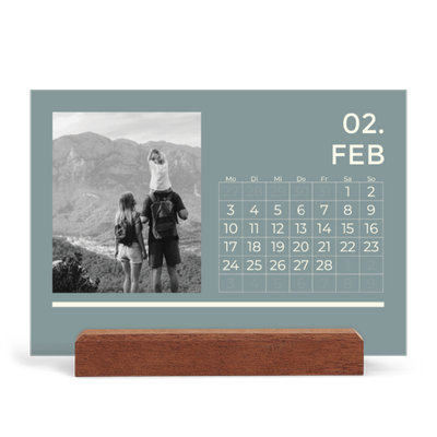 Tischkalender mit Holzfuß Querformat  — Modern und kräftig [Februar]